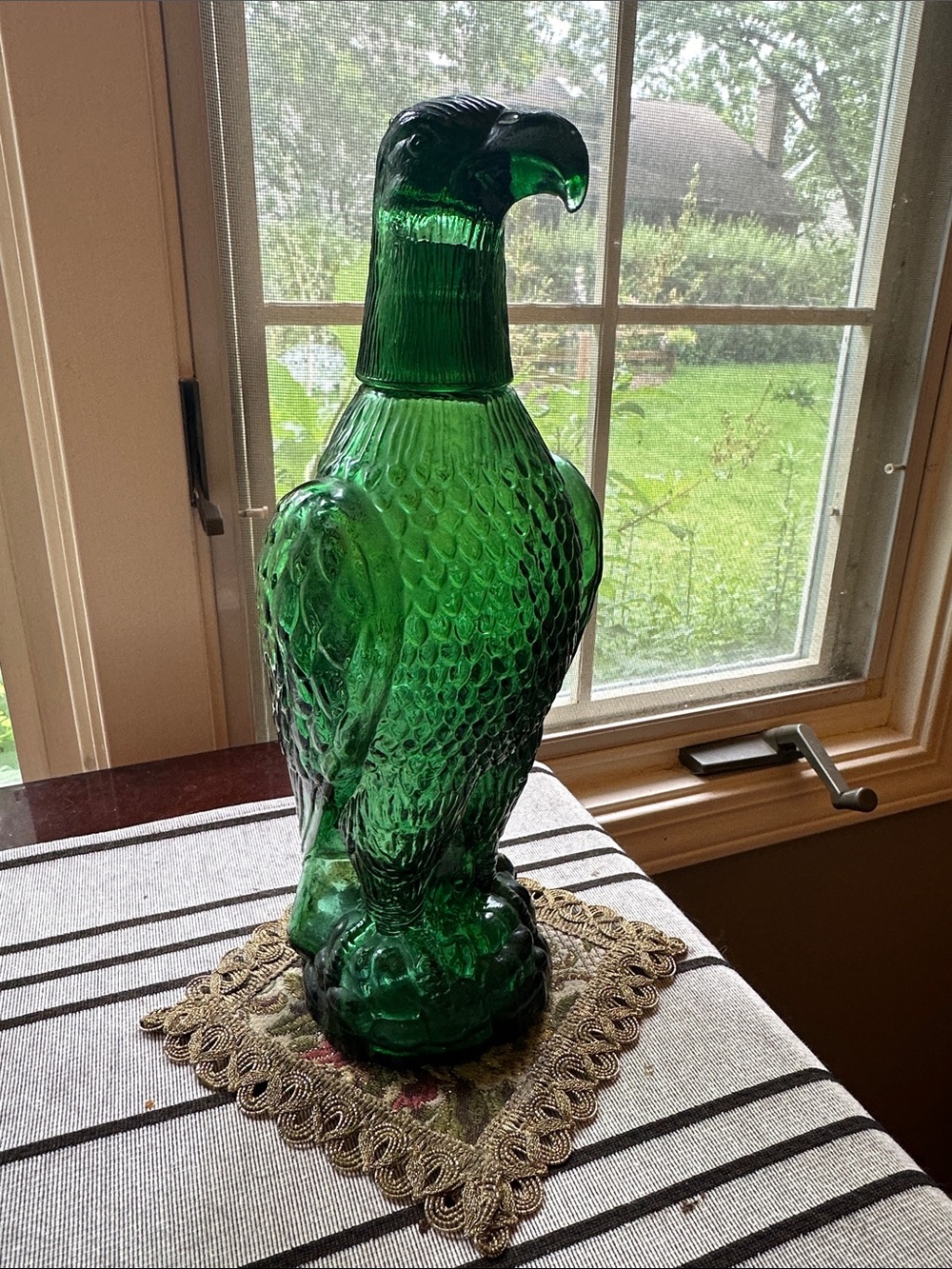 1960s Bessi Italian emerald green eagle decanter Chianti bottle, shot glass head